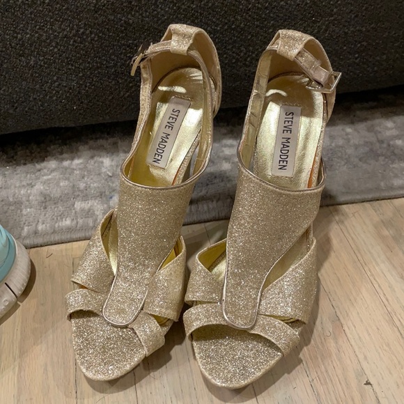 Gold Steve Madden high heels - Picture 1 of 3